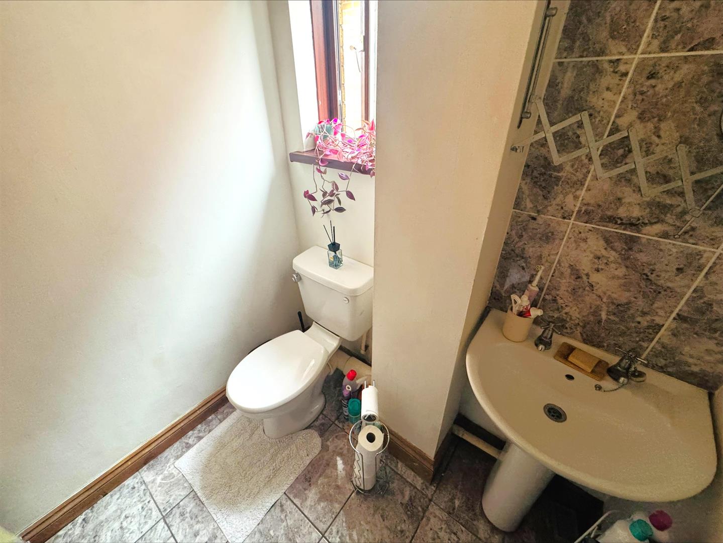 Llys Cilsaig, Dafen, Llanelli, SA14 8QT